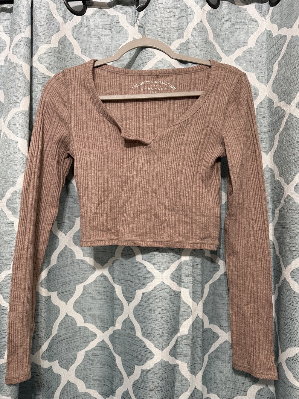 OG Tee Collection Shrunken Tee Ribbed V-Neck Long-Sleeve Crop Top - Taupe